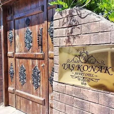 Aparthotel Tas Konak *